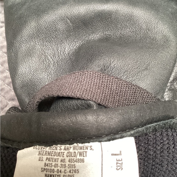 Hawkeye unisex black leather cold/wet gloves, size L.      113 - Picture 4 of 4